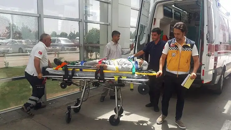 'Yüksekten düşen duvar ustası yaralandı'