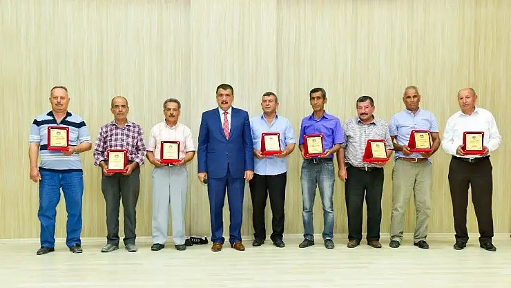 'Emekli personele plaket takdimi yapıldı'