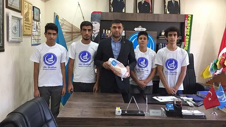 'Ülkü Ocakları `Askıda Ekmek´ projesi başlattı'