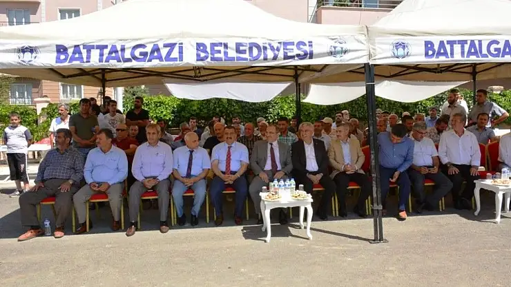 'Vali Kaban cami temel atma törenine katıldı'