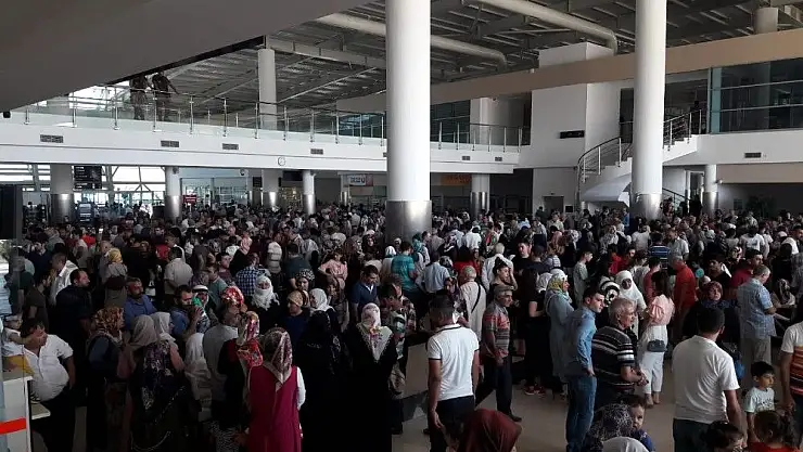 'Hacı adayları kutsal topraklara uğurlandı'