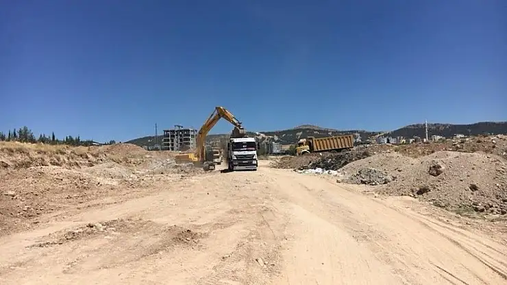 'Dumlupınar Caddesinde asfalt öncesi hazırlık çalışması yapıldı'