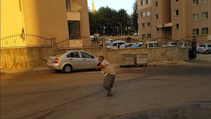 'Polise ateş eden şahıs ayağından vurularak etkisiz hale getirildi'