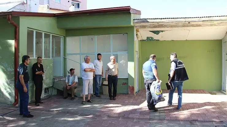 'Yalnız yaşıyordu, camide ölü bulundu'