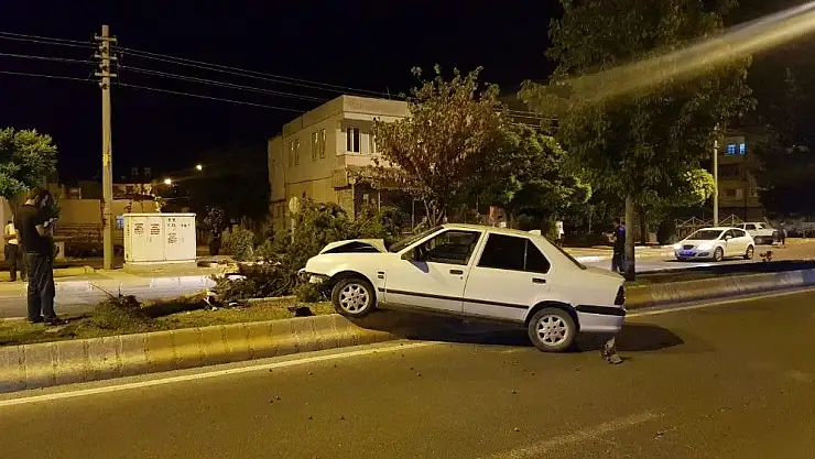 'Kontrolden çıkan otomobil ağaca çarparak durabildi'