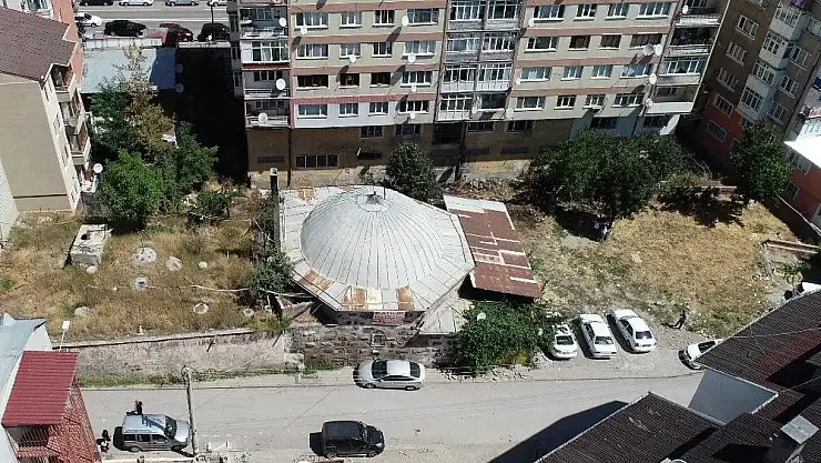 'Tarihi hamamın fiyatı dudak uçuklatıyor'