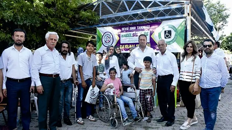 'Kahta´da bayram öncesi engellilere kıyafet yardımı'