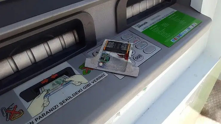 'Banka ATM´sine kart kopyalamak için kamera gizlediler'