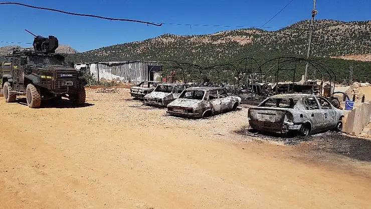 'PKK´lıların yaktığı araçlar gündüz böyle görüntülendi'