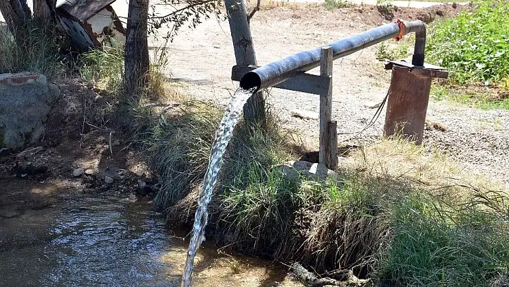 'Sondajları kuruyan çiftçiler, ekinlerini kurtarmanın telaşına düştü'