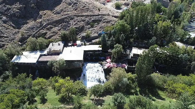 'Dünyanın en genç şelalesi 400 bin misafire ev sahipliği yapıyor'