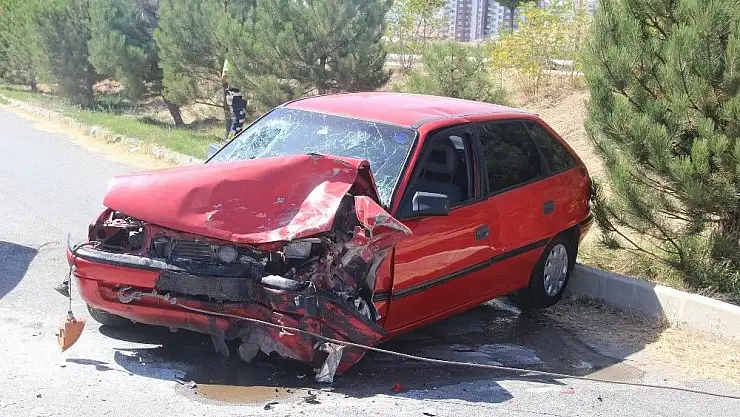 'Sivas´ta otomobiller çarpıştı: 4 yaralı'