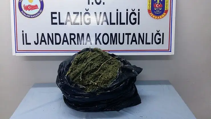 '5 kilo esrarla yakalanan 2 şüpheli tutuklandı'