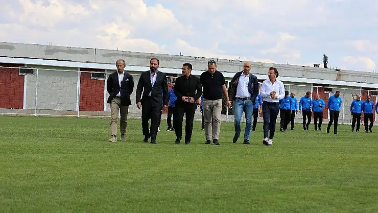 'TFF Futbol Gelişim Direktörü Kafkas, Sivasspor´un alt yapı tesislerini gezdi'