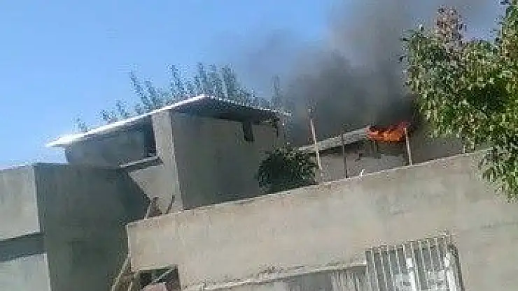 'Çatı yangını paniğe neden oldu'