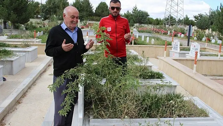'51 yıl önce maçta ölen Sivasspor taraftarları unutulmadı'