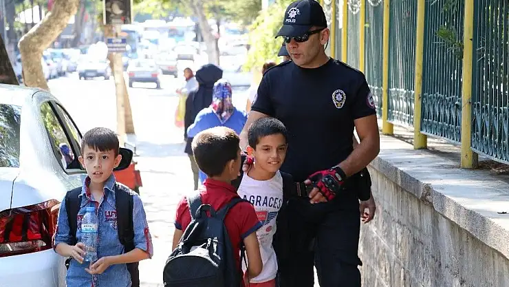 'Polisten okul çevresi uygulaması'