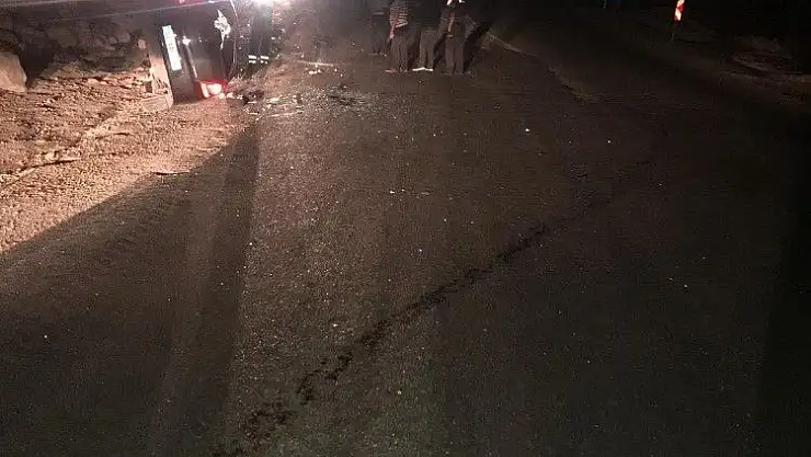 'Otomobil devrildi: 1 ölü, 3 yaralı'