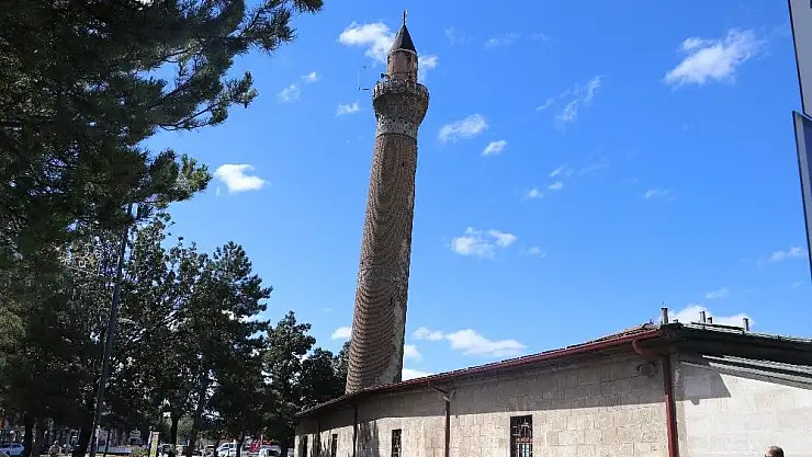 'Eğri minarenin sırrı çözülüyor'