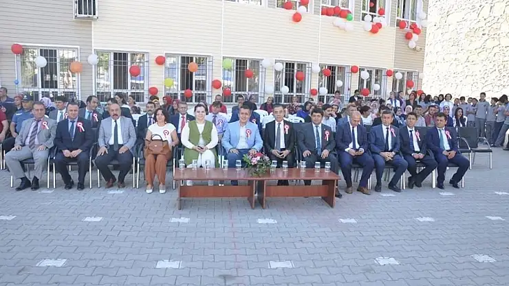 'Gölbaşı ilçesinde ilköğretim haftası kutlandı'
