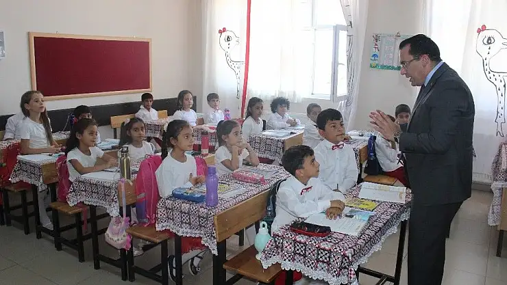 'Kahta ilçesinde ilköğretim haftası kutlandı'