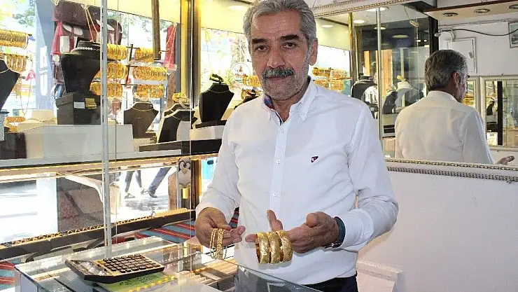 'Dövizin ateşi düştü'