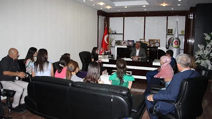 'Kazakistanlı gazeteciler Başkan Uslu ile bir araya geldi'