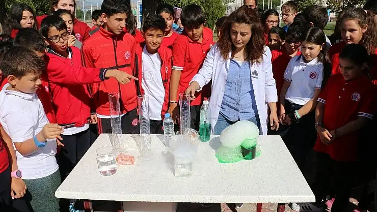 'CÜ Vakfı Okulları´nda ´Mucitler ve Araştırmacılar Haftası´ kutlandı'