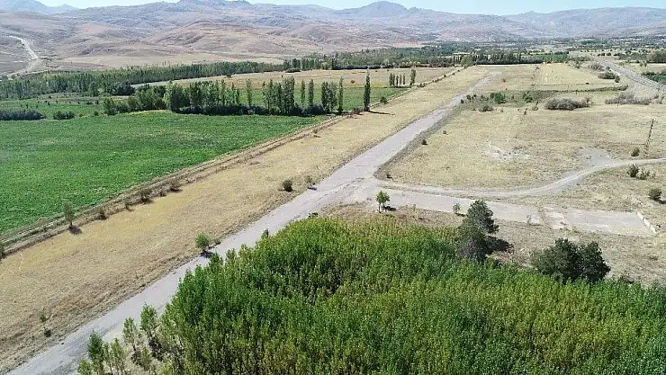 'Türkiye´nin ilk yerli uçağı ilk kez bu piste indi'