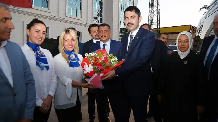 'Bakan Kurum, Battalgazi´de yapılan hizmetleri inceledi'