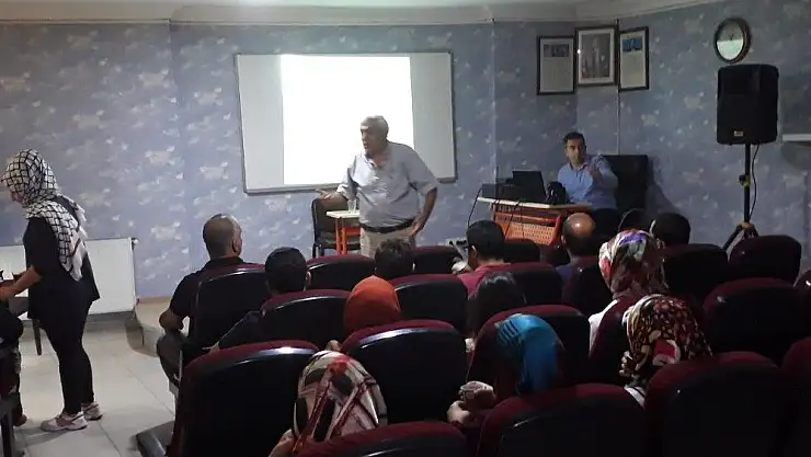 'Öğretmenlere mesleklerinin önemi anlatıldı'