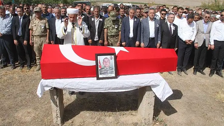 'Elazığlı şehit son yolculuğuna uğurlandı'