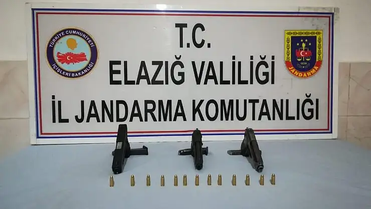 'Jandarma ekipleri, ruhsatsız 3 tabanca ele geçirdi'