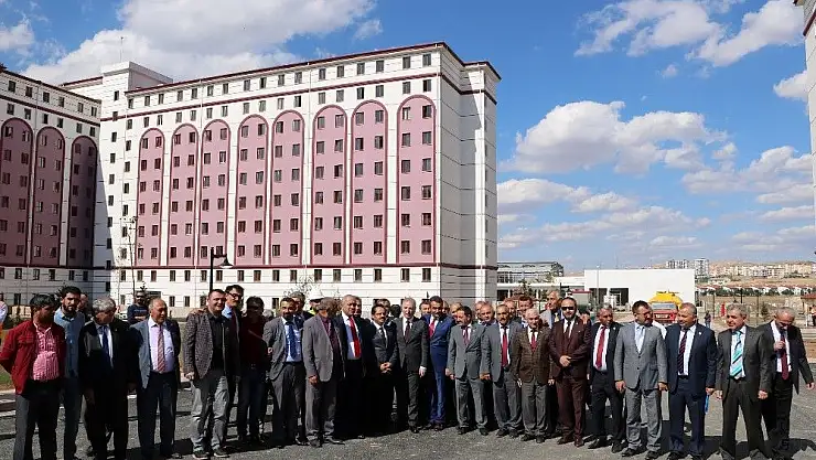 'Türkiye´nin en büyük yurt projesi 10 ayda tamamlandı'