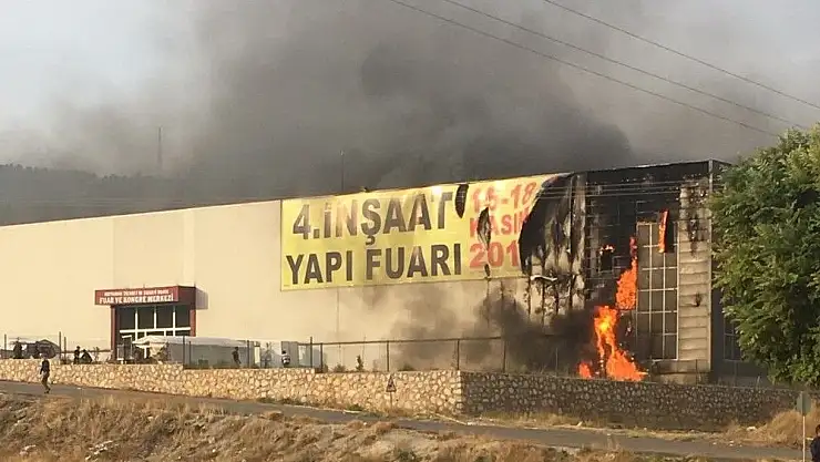 'Fuar merkezinde korkutan yangın'