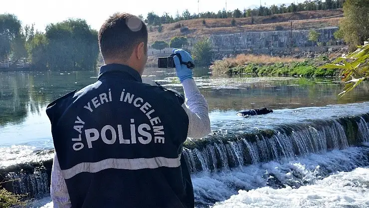 'Nehirde erkek cesedi bulundu'