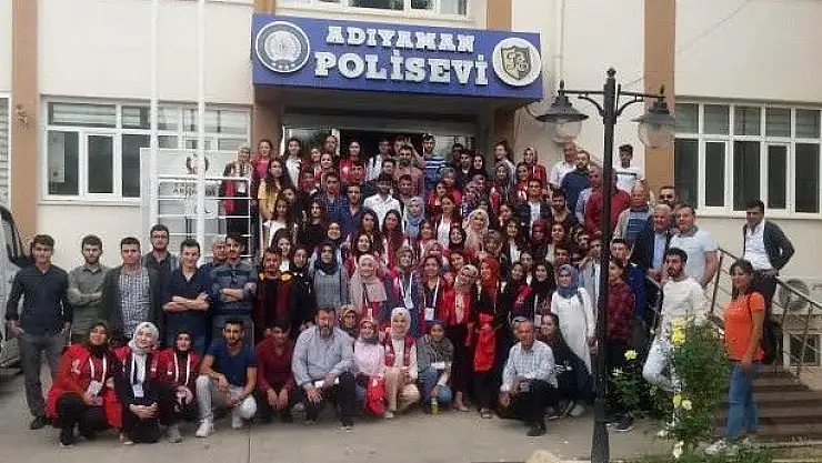 'Öğrenciler `Mutlu Yarınlara´ projesiyle geziyor'