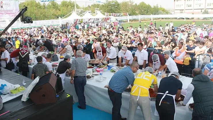 'Festivalde ödüllü çiğköfte yarışması'