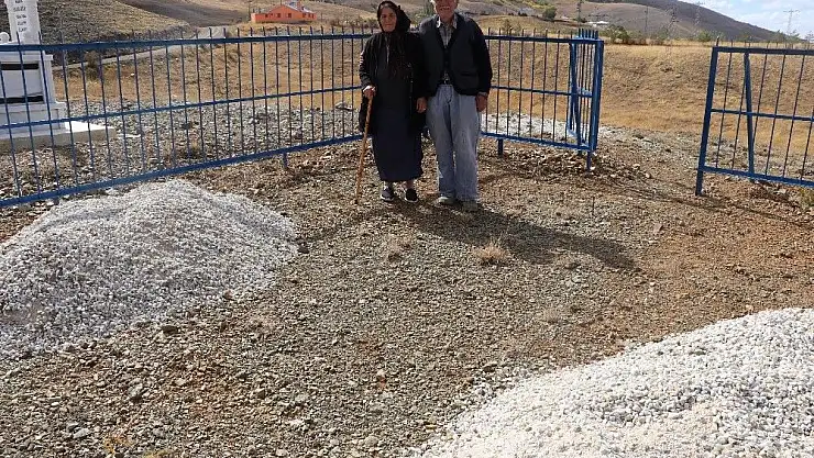 'Ölmeden mezarlarını kazdılar'