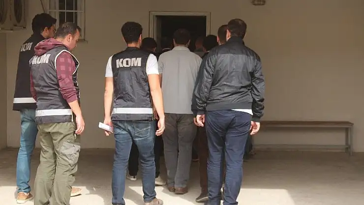 'Elazığ´da FETÖ operasyonu: 8 şüpheli adliyede'