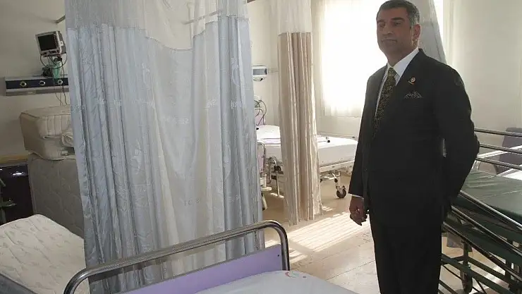 'Milletvekili Erol, içi boşaltılmaya başlanan hastanede inceleme yaptı'