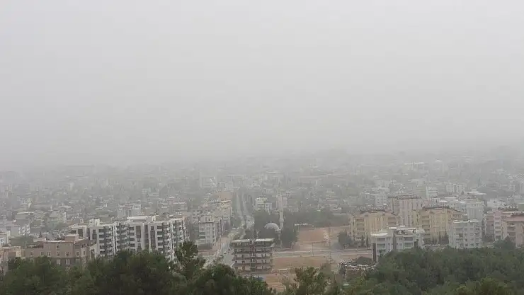 'Toz bulutu Adıyaman´da etkisini sürdürüyor'