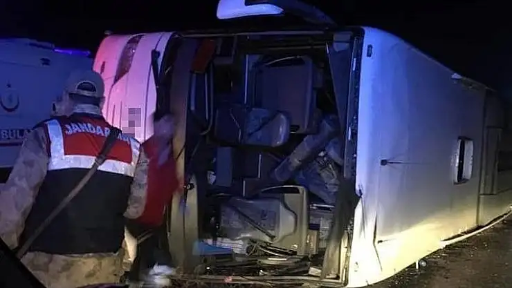 'Kahramanmaraş´ta yolcu otobüsü devrildi: 7 ölü, 24 yaralı'