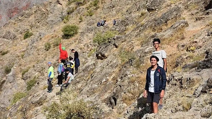 'Kayaarası Kanyonu kamp tutkunlarının gözdesi oldu'