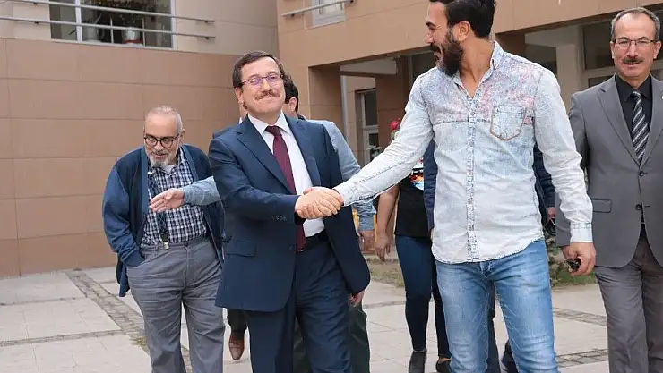 'Güzel Sanatlar ve Tasarım Fakültesinden çöp toplama etkinliği'