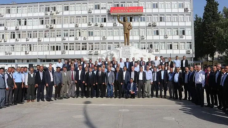 'Muhtarlardan 19 Ekim Muhtarlar Günü kutlaması'