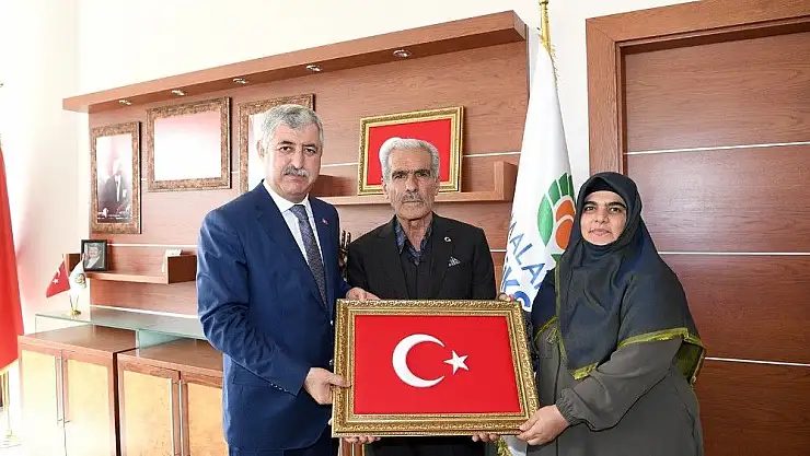 'Kahraman şehidin babasından Başkan Polat´a ziyaret'