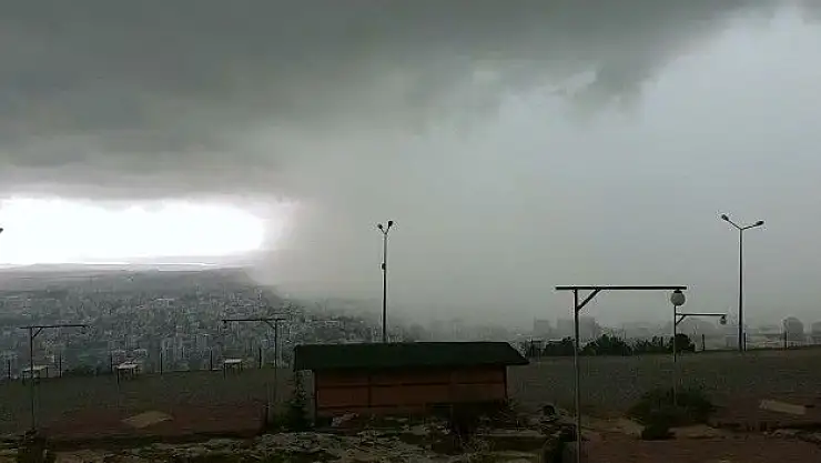 'Adıyaman´ı bir anda kara bulutlar kapladı'