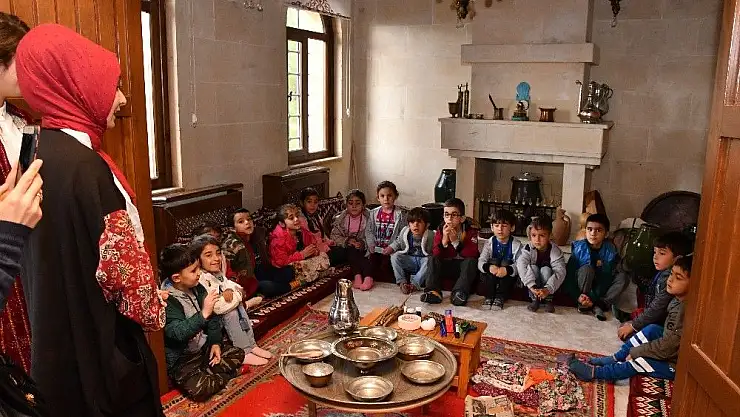 'Adıyaman Üniversitesinde masaldan kuklaya etkinliği düzenlendi'