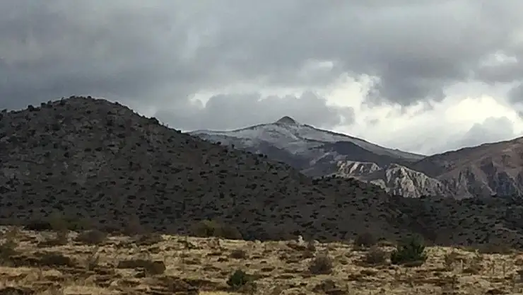 'Nemrut Dağına yılın ilk karı düştü'